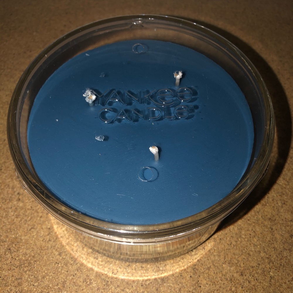 YANKEE CANDLE 3 WICK CANDLE Mediterranean Breeze - Picture 2 of 2